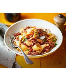 Pappardelle de Bolonhesa e gr&atilde;os