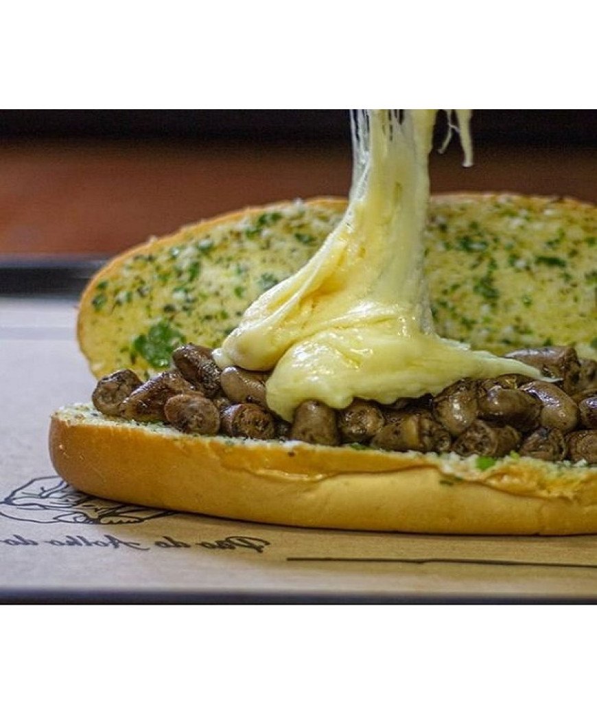 P&atilde;o de alho com carne